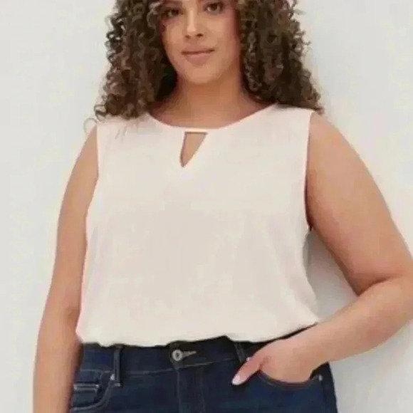 Torrid Baby Pink blouse, size 00x - Picture 1 of 11